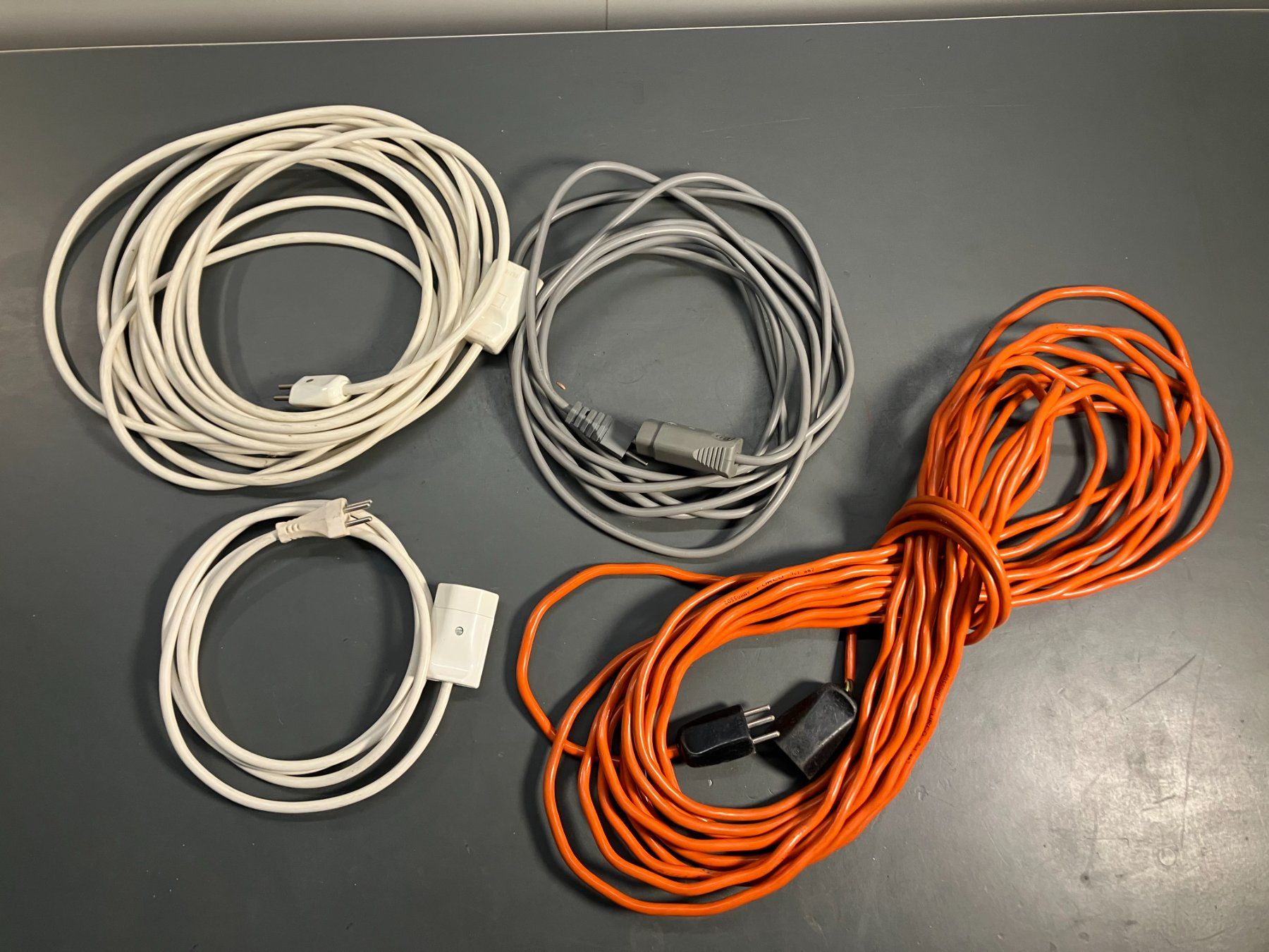 Kabel: Post. div. gebr. Verlängerungskabel ab 1.- – Gebraucht aus Lichtensteig von Buy24International 5