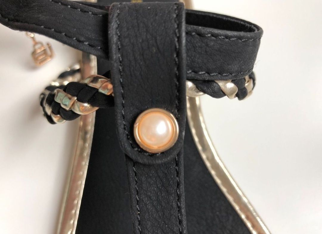 Laura Biagiotti Scarpe da donna: Sandalen Laura Biagiotti – Nuovo (secondo la descrizione) da Heerbrugg venduto da kim11 7