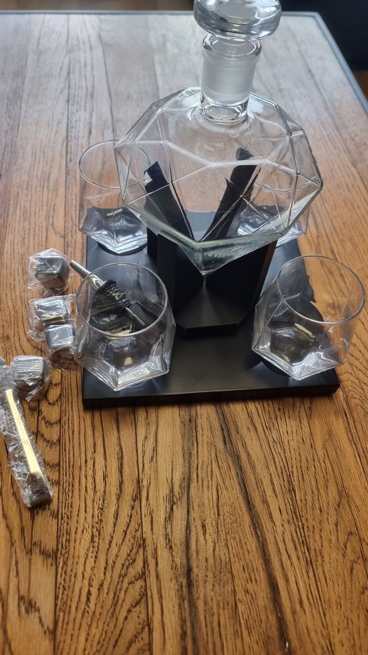 Caraffe: Deluxe Bar Set mit Karaffe in Diamant Look – Nuovo e nell'imballaggio originale da Horgenberg venduto da Esteban_Cri
