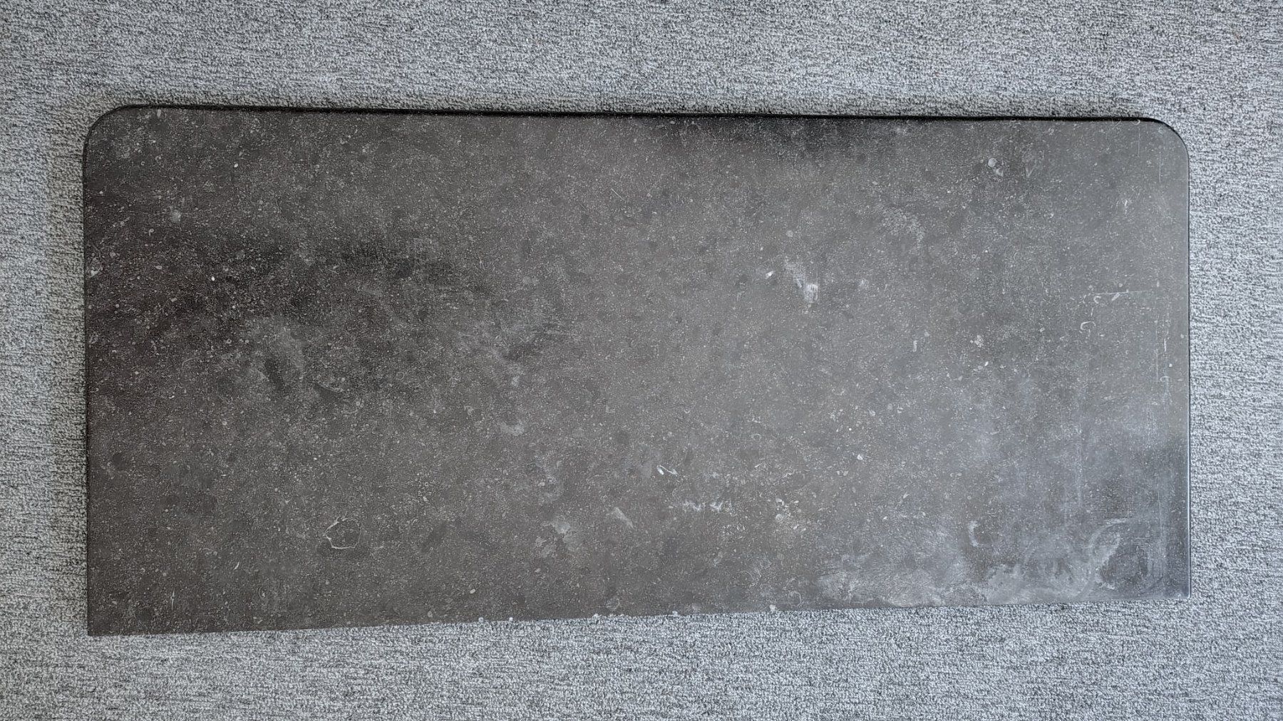 Steine & Dachziegeln: Plaque de marbre 128x58cm – Gebraucht aus Péry von Sodubavallon