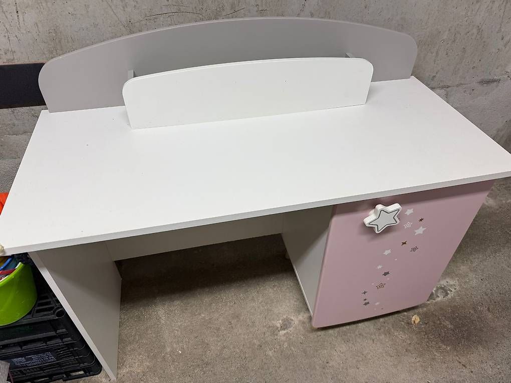 Scrivanie: Bureau avec chaise pour fille – Usato da Genève venduto da mar_rw9d