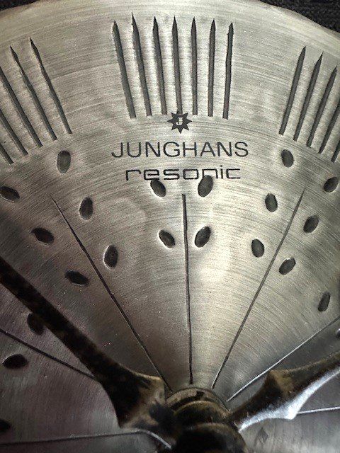 Junghans Stand- & Wanduhren: +  JUNGHANS  +          ScHmiDeiSen WaNduHr – Gebraucht aus Winkel von zeho 3