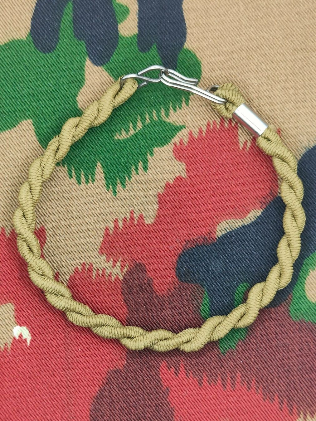 Schweizer Armee Uniformi: Beinelastik oliv, Variante 2 – Usato da Bauma venduto da SwissMilitaria