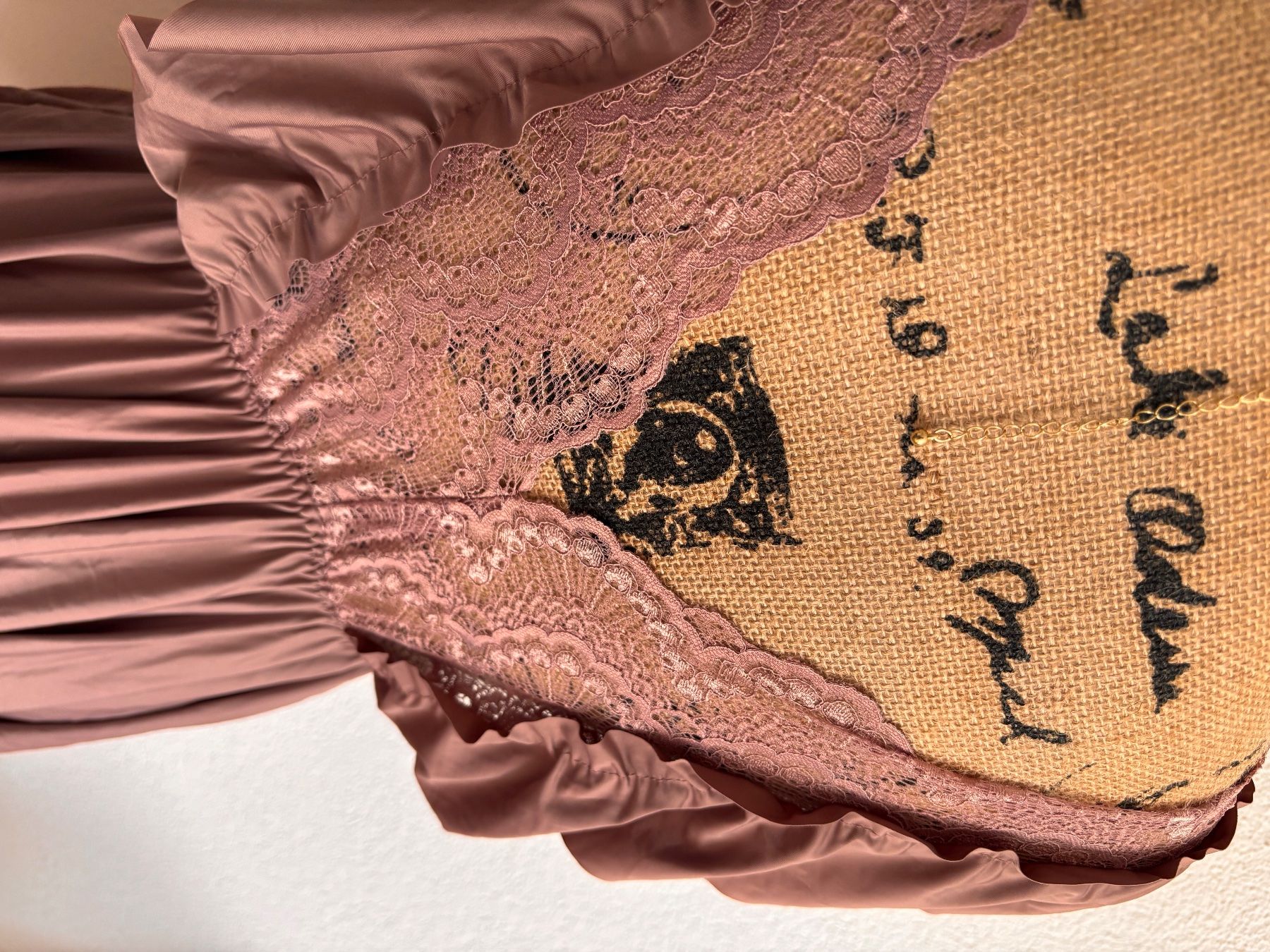Vestiti: Damen Kleid mit Spitze und Volants Grösse M – Usato da Fraubrunnen venduto da Sxhiina01 3