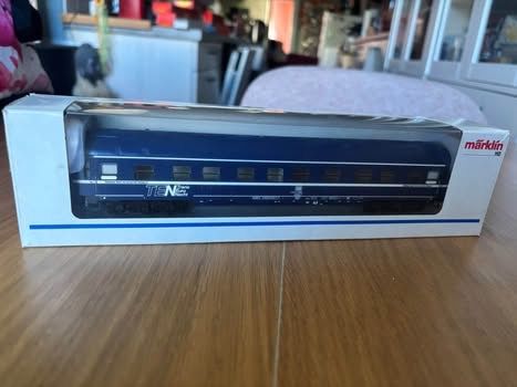Märklin Modellini di ferrovie: Wagon Märklin voyageur  – Usato da Orbe venduto da car_8grw