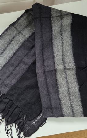 Warmer Wollschal in Schwarz/Grau - Winter Accessoire!