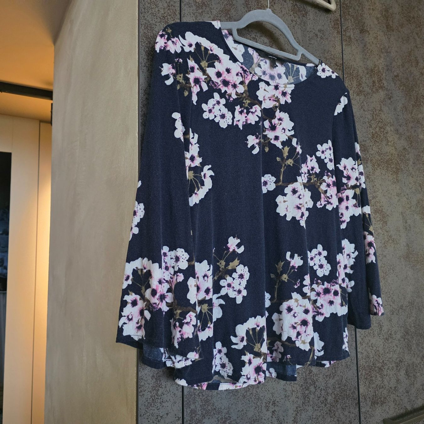 Vero Moda Blusen: 🐸 VERO MODA BLUSE VISKOSE – Gebraucht aus Môtier (Vully) von Frogs 2