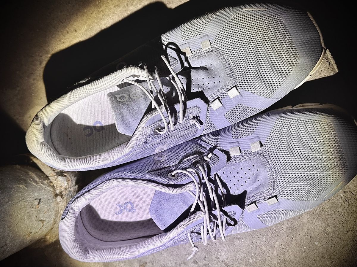 On Scarpe da uomo: On Cloud Sneaker Schuhe – Usato da Kriens venduto da Ileriadiamore 2