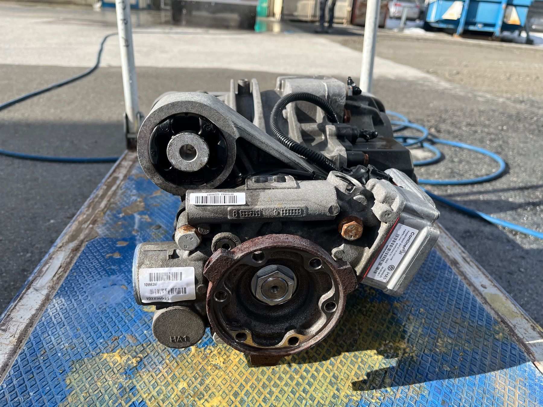 Volkswagen Alle Autoersatzteile: HA Differential aus VW T5 2,5 TDI 4Motion – Gebraucht aus Sils/Segl Maria von Rolba1200 3