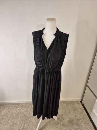 H&M Kleid, Grösse L, Schwarz, Plissee-Optik, Sommerlich!