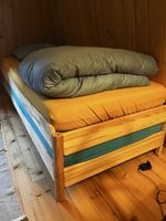 Holzbett Einzelbett 90x200cm gut erhalten