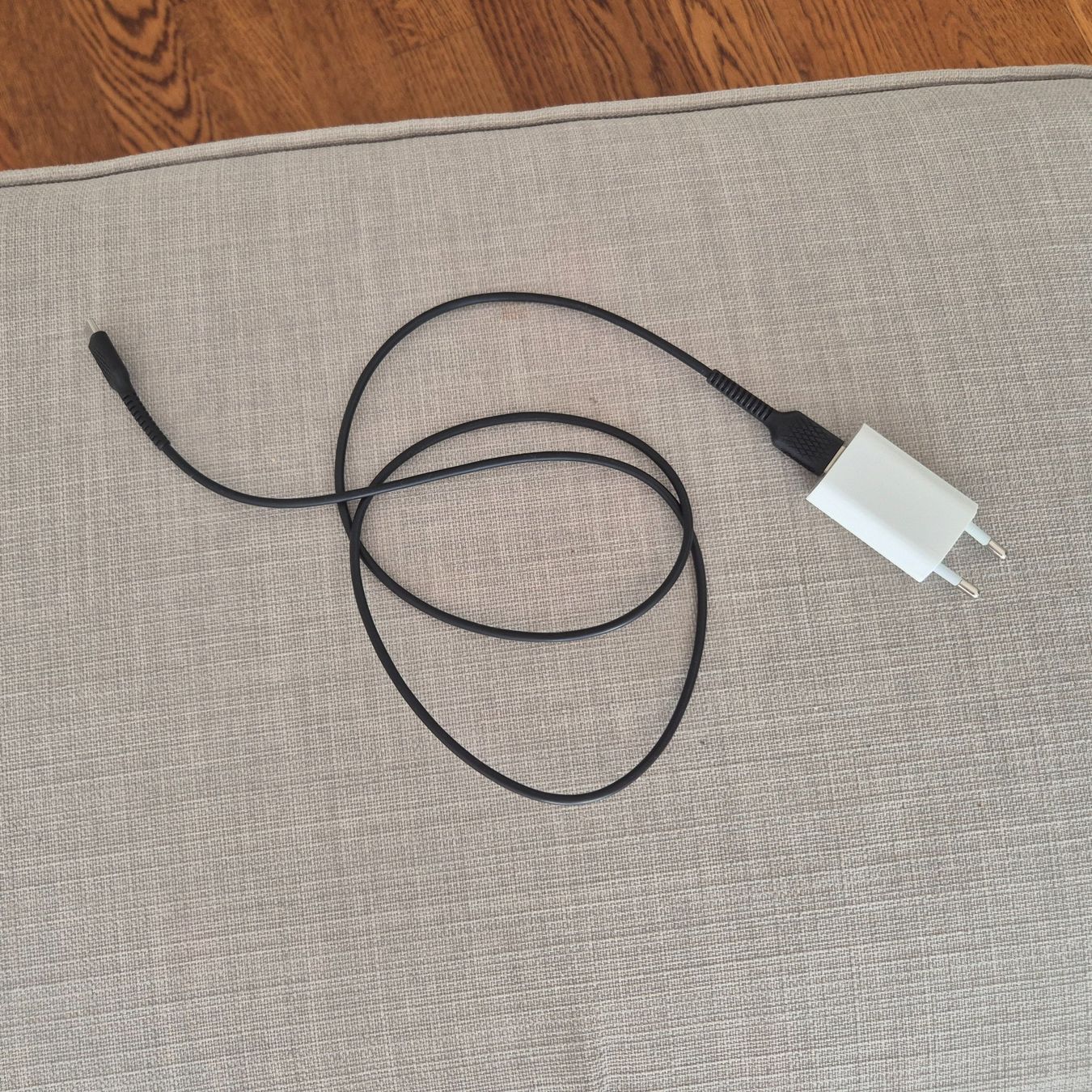 Apple Caricabatterie: Apple Adapter mit Aftermarket Kabel - USB Typ-A – Usato da Worb venduto da WatchesAndVinyl
