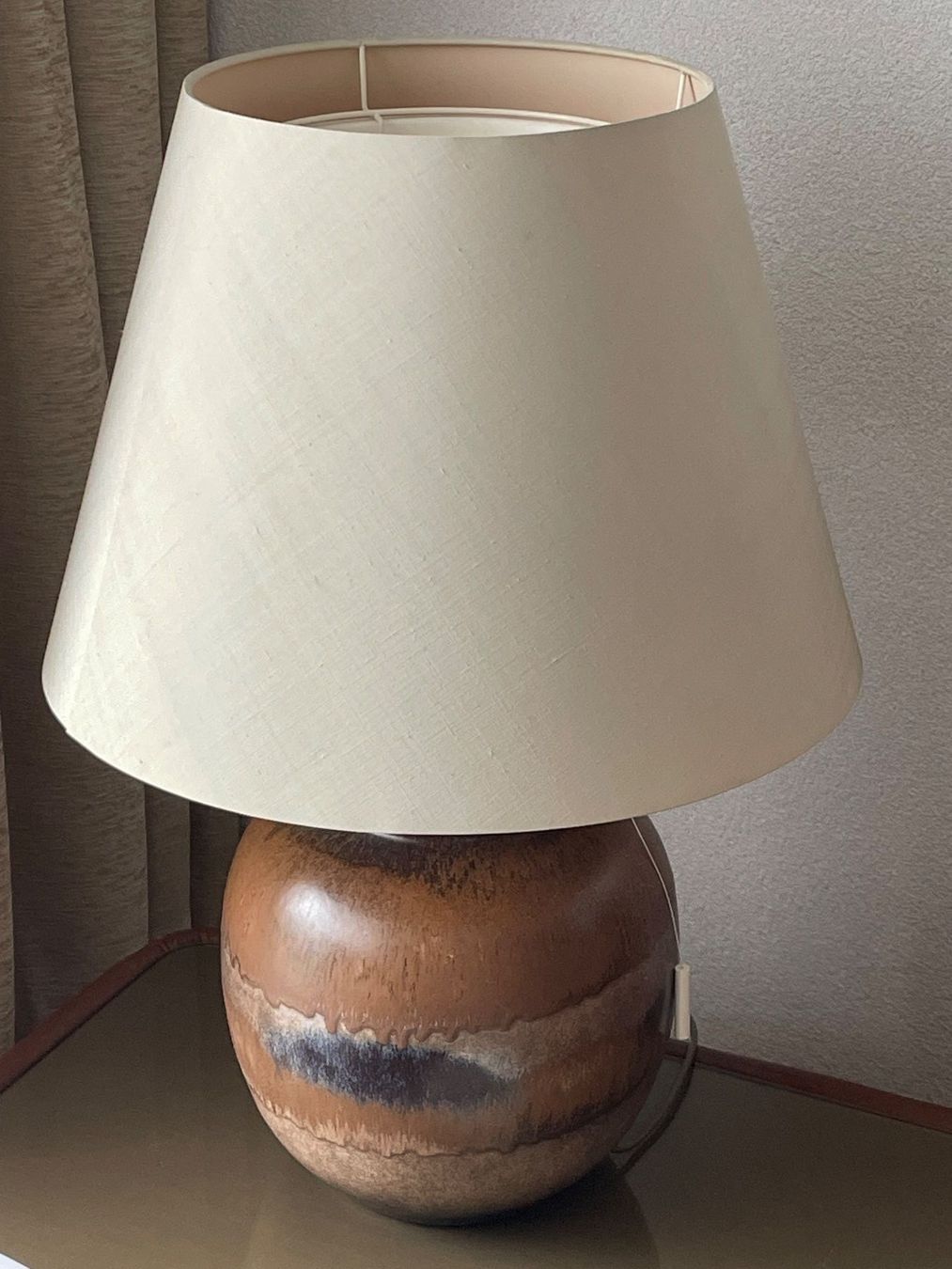 Lampade: Lampe mit Keramikvase (Stoffschirm) – Usato da Zürich venduto da plumita