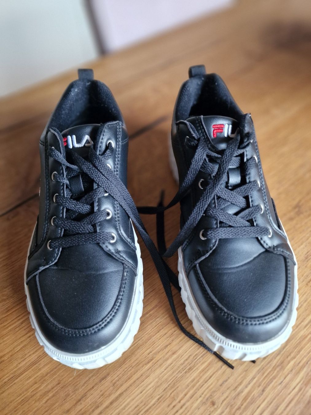 Fila Scarpe da donna: Sneaker Fila – Usato da Alpnach Dorf venduto da Schanein 1