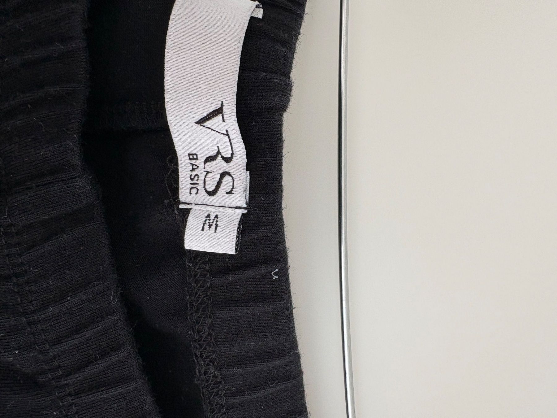 Leggings: Leggings VRS BASIC noir taille M jamais porté – Gebraucht aus Zürich von mcotti01 2