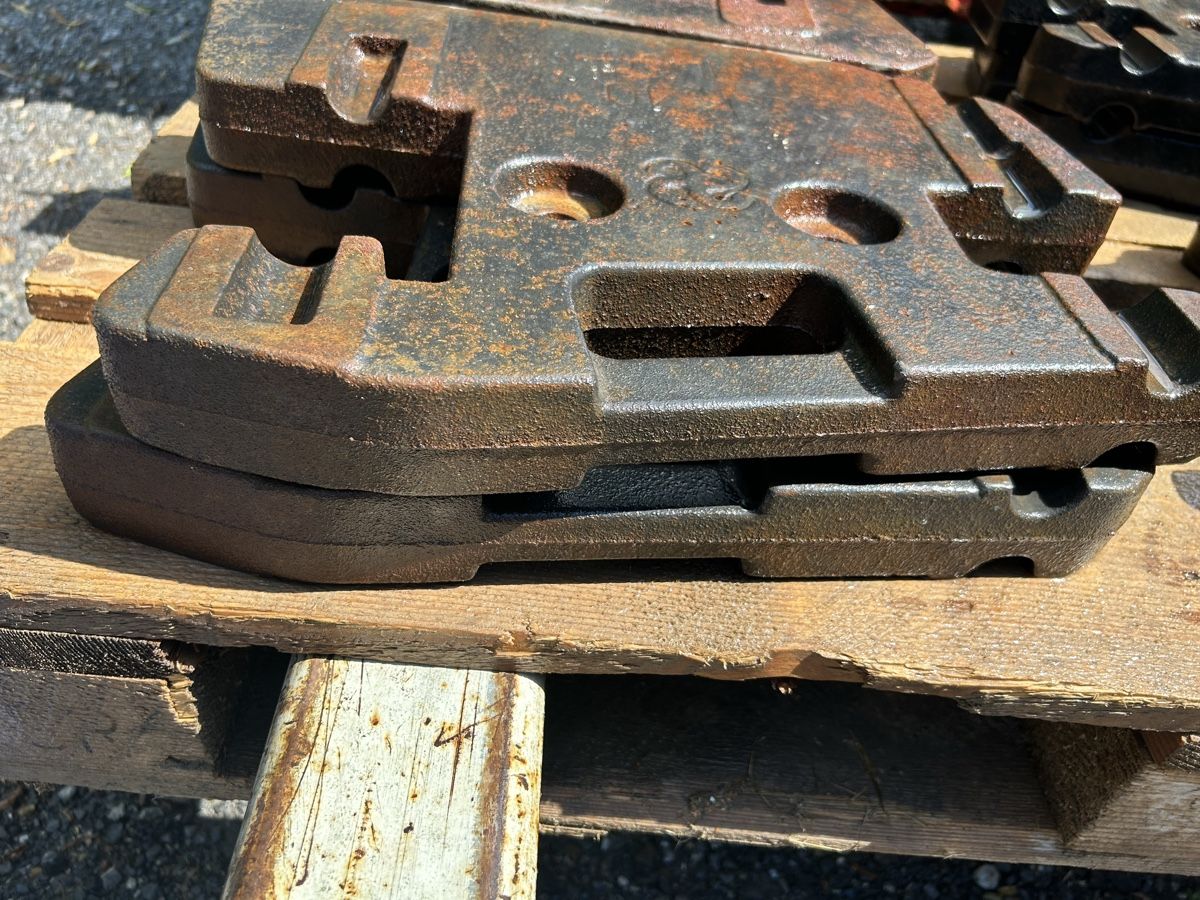 Bodenbearbeitungsmaschinenteile: Frontgewichte Traktor Same Deutz Hürlimann – Gebraucht aus Turbenthal von CH-Iron 2