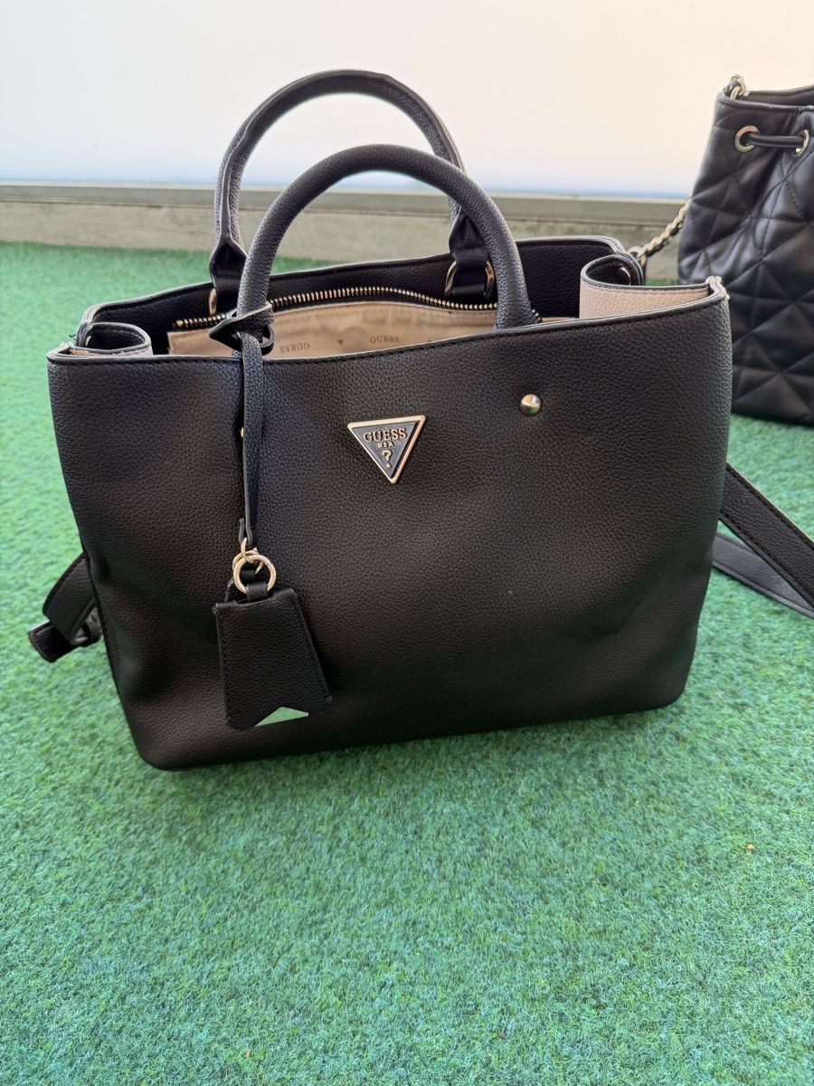 Borse da donna: 8 Handtaschen Guess Valentino und weitere – Nuovo (secondo la descrizione) da Riehen venduto da Hamohaustechnik 8