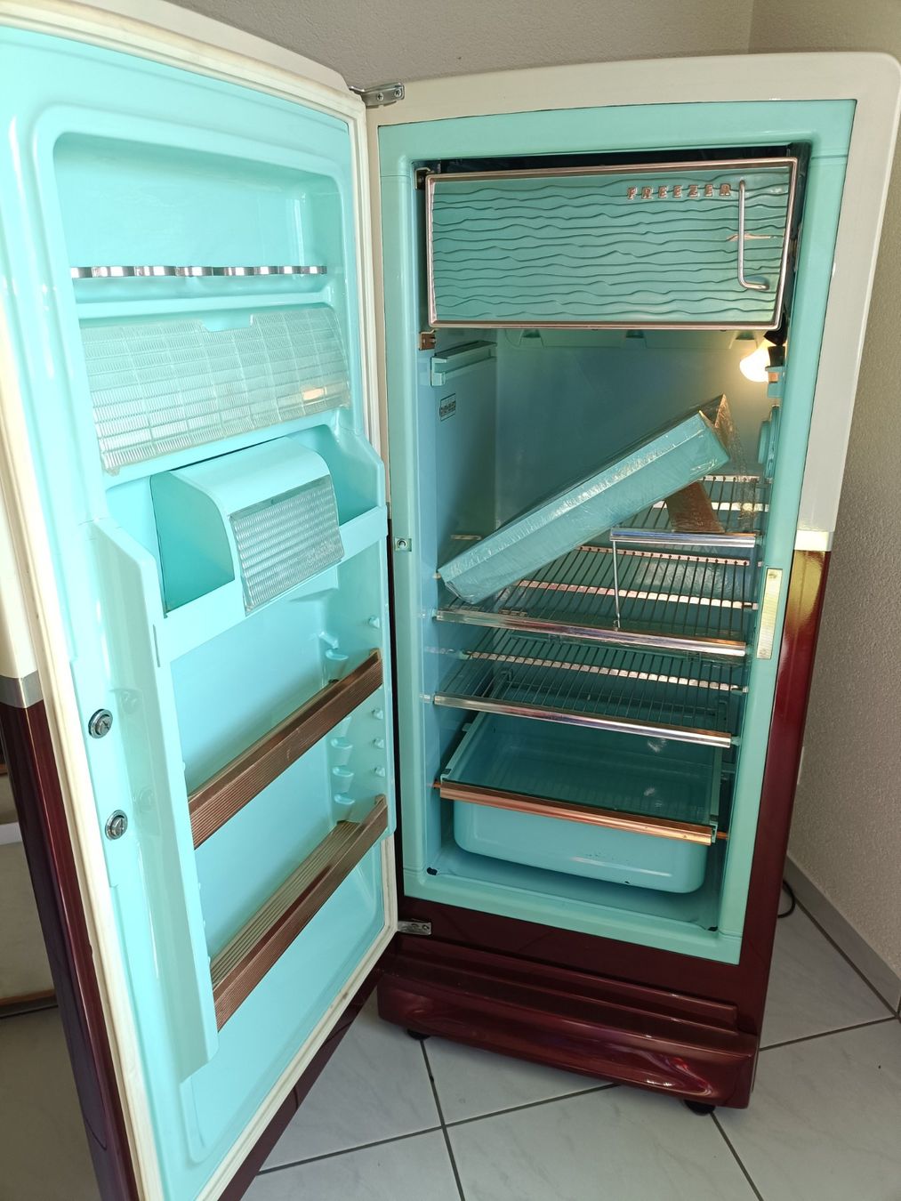 Kühlschrank: Antiker Retro Kühlschrank – Defekt aus Tuggen von andimuk 4