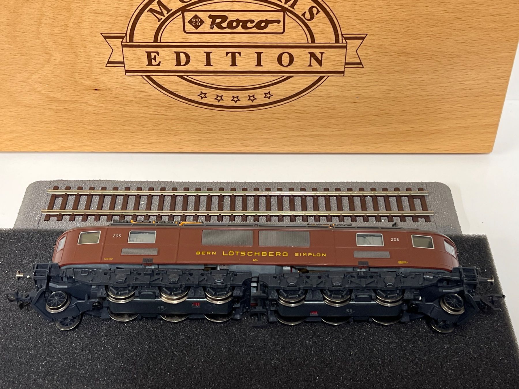 Roco Modellini di ferrovie: Roco Museums Edition Ae 6/8 BERN LÖTSCHBERG SIMPLON Digital – Usato da Neuenhof venduto da ludovicco 6