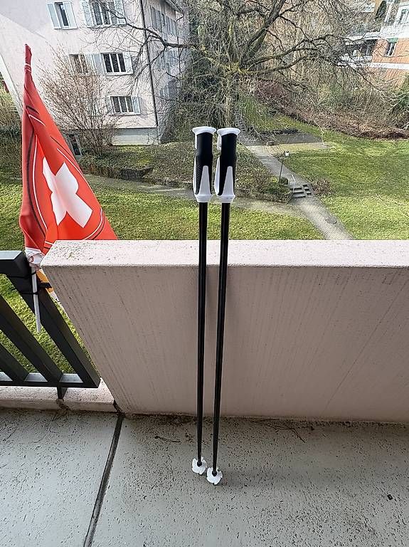 Bastoncini da trekking: Wanderstöcke (Gesamtlänge 120cm) – Usato da Zürich venduto da James_Kr