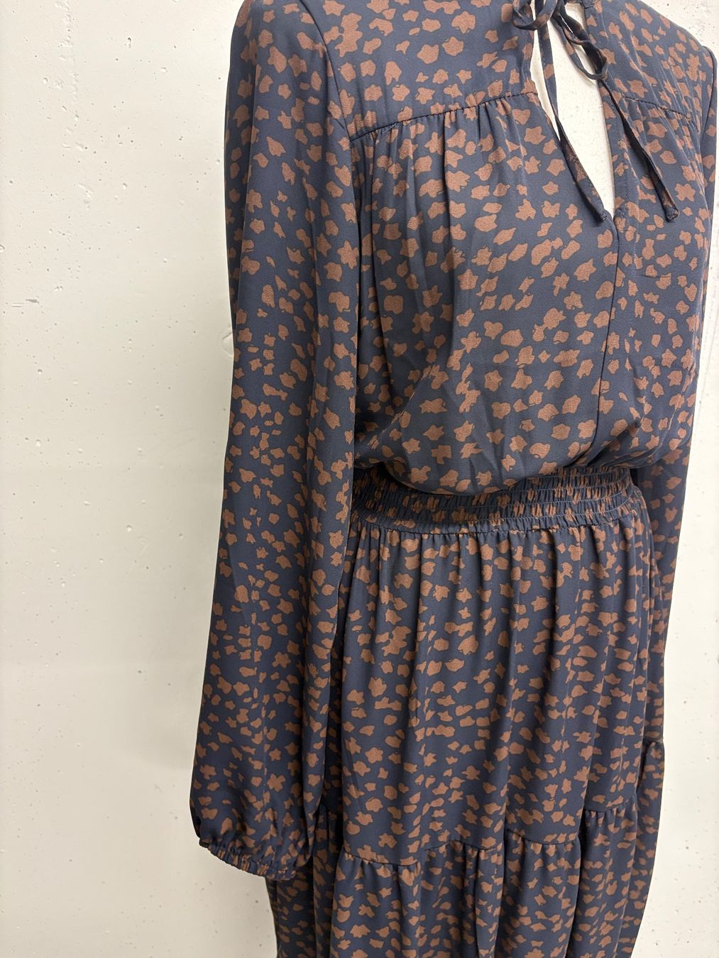 Only Robes: Only Kleid lang gemustert Gr. M Maxikleid braun blau – Neuf (Voir description) à Regensdorf par secondchancefashion 3
