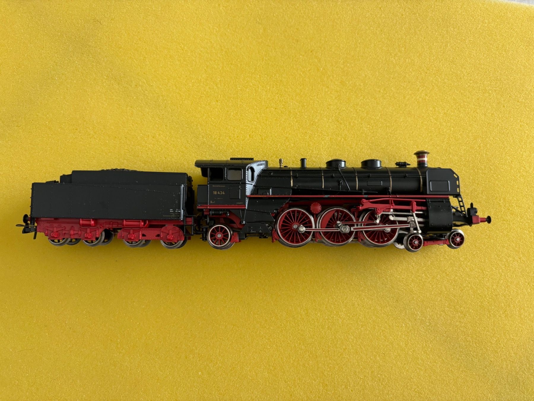 Märklin Modellini di ferrovie: Marklin 33184 Dampflok BR18 = – Usato da Hauterive NE venduto da eriamch 2