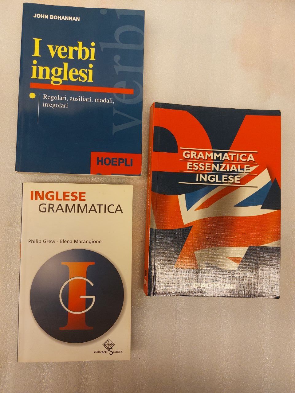 Bücher: 3 libri Inglese - Grammatica e Verbi - Frs 1 – Gebraucht aus Pambio Noranco von Pol69