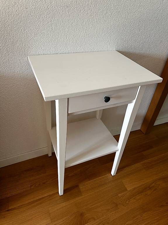 Ikea Tables de nuit: Ikea-Nachttisch weiss – D'occasion à Bern par Nuriaanouk 1