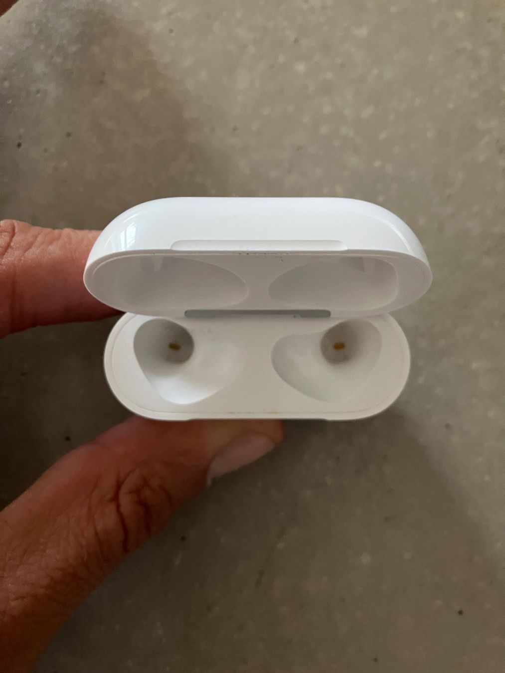 Apple Casques audio: Apple AirPods 3 Case – D'occasion à Lausanne par mr.v 3