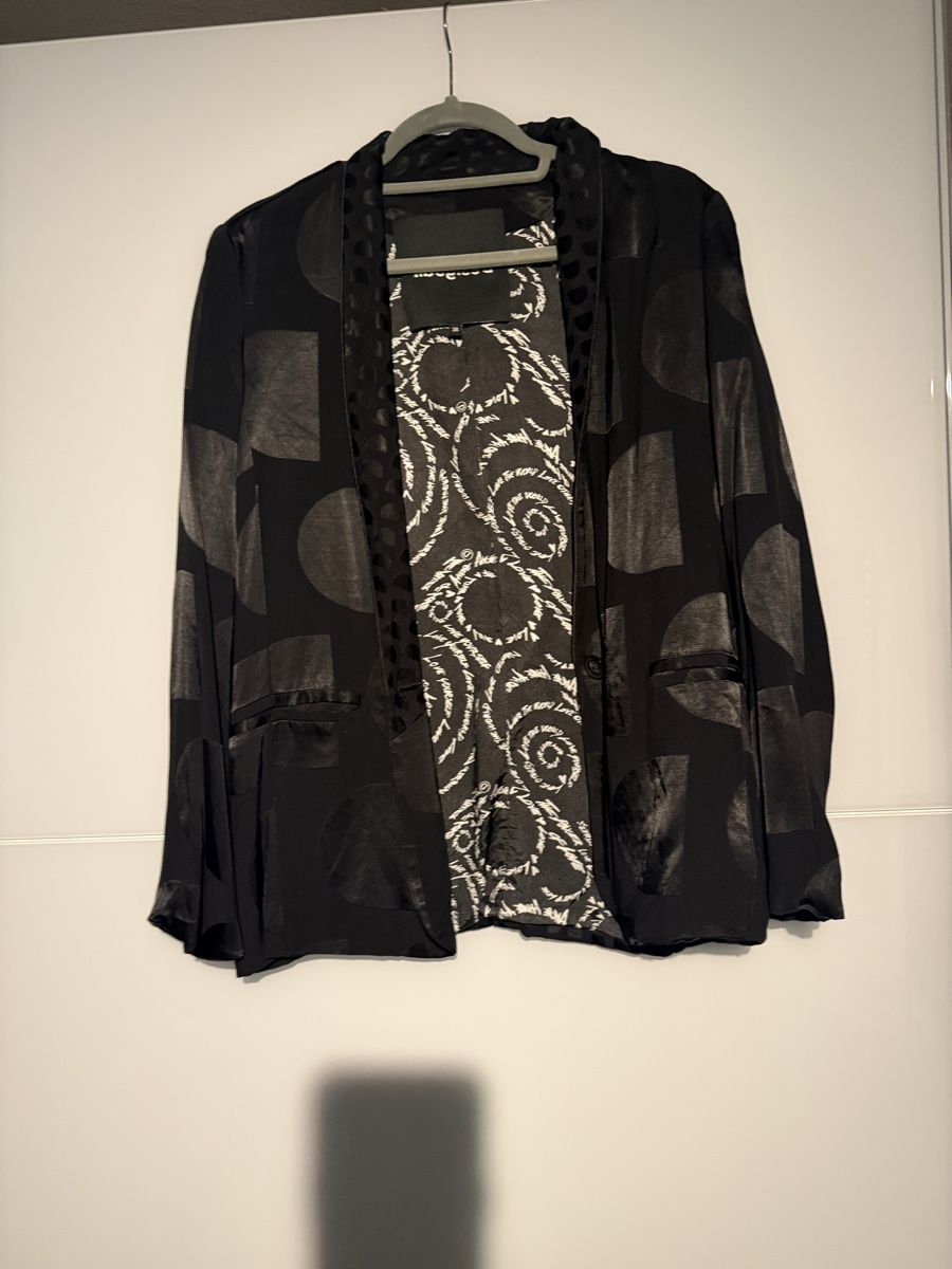 Completi & Tailleur: Desigual Blazer – Usato da Herrliberg venduto da Joy_Strehler
