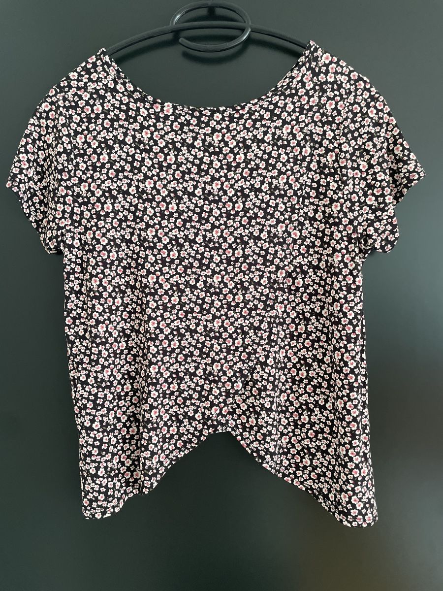 C&A Camicette, T-shirt & Top: Blusentop schwarz Blumenmuster Gr. 146/152 – Usato da St. Niklausen LU venduto da car_2562 1