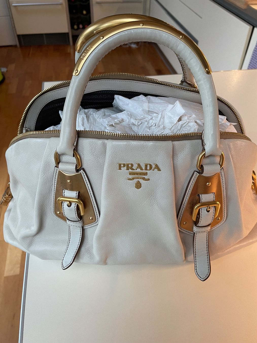 Prada Sacs femmes: Prada Handtasche – D'occasion à Zumikon par Celine_1001 4