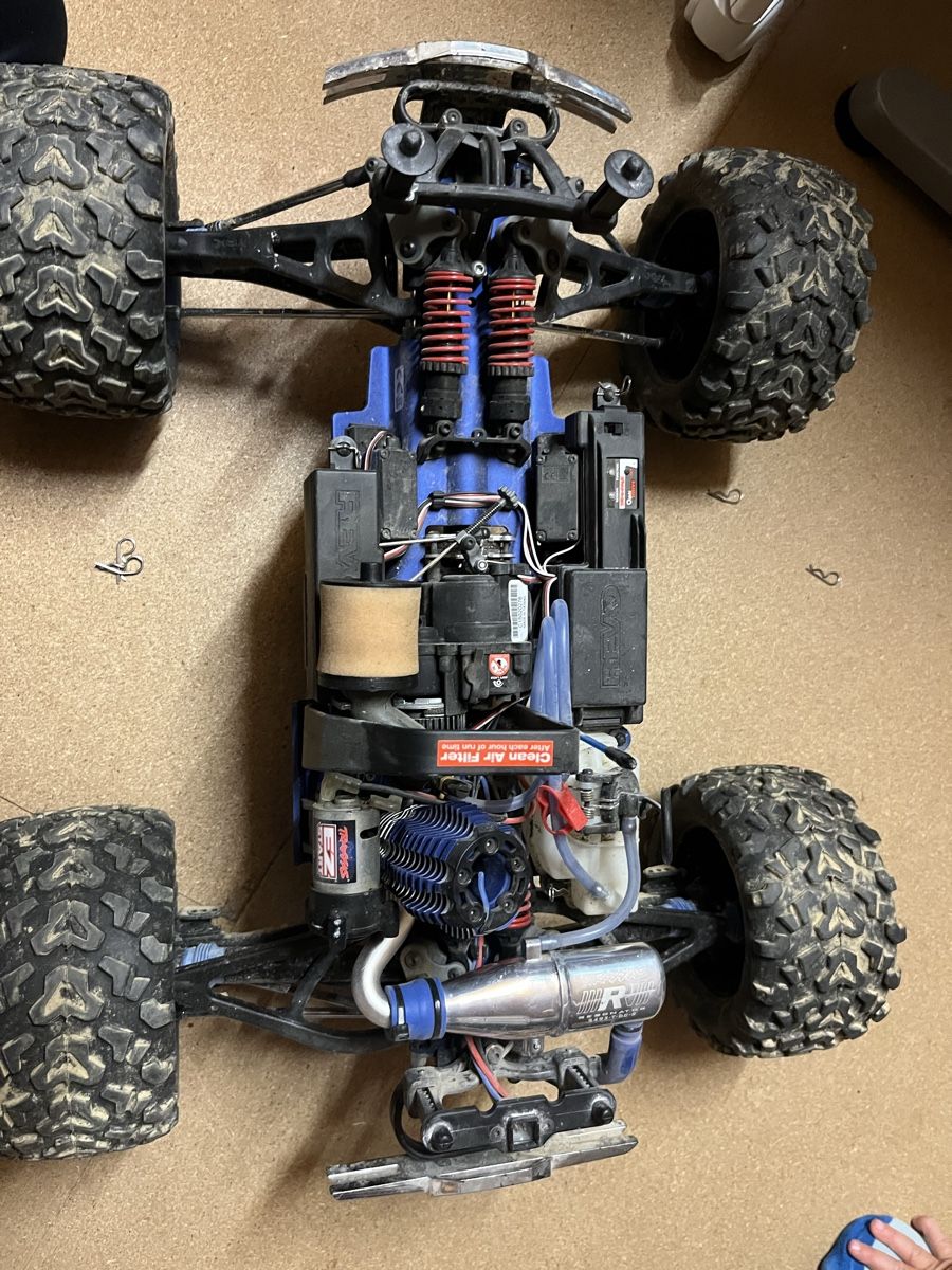 Traxxas Modellismo RC: Traxxas revo 3.3 – Usato da Plasselb venduto da Sportmint0 3