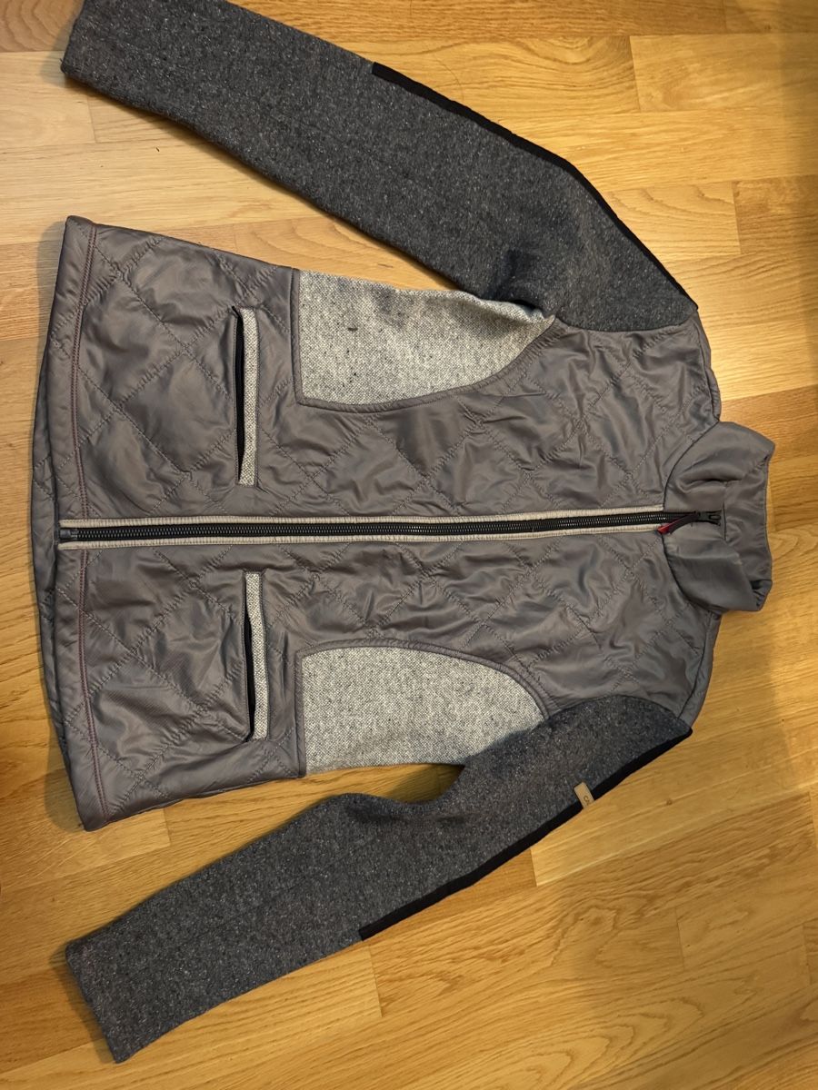 Capranea Giacche: Capranea Jacket Grey Quilted Wool Blend Size 40 – Usato da Zürich venduto da 93vase 1