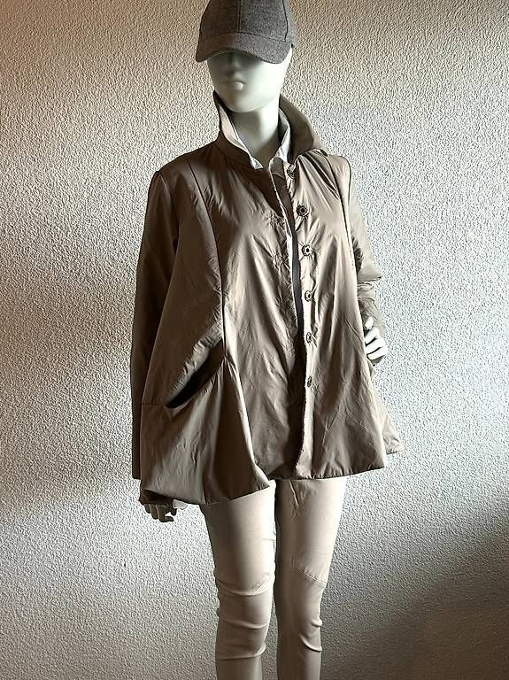 Giacche: Steppjacke in coolem Design, Gr. M/L – Usato da meggen venduto da Njamiro