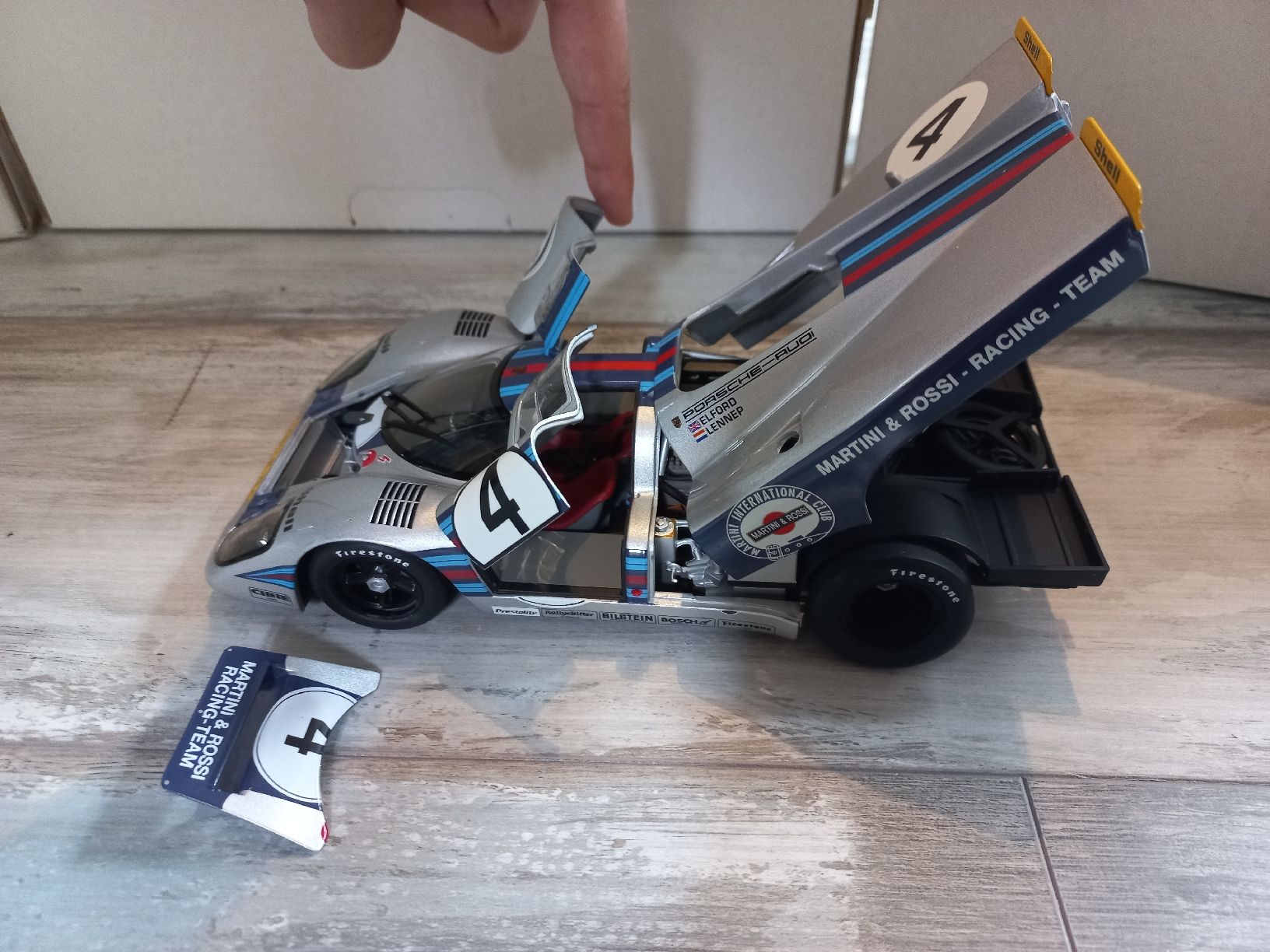 Autoart Modellautos: Porsche 917K 1/18 Autoart – Gebraucht aus Attalens von remy_s00 5