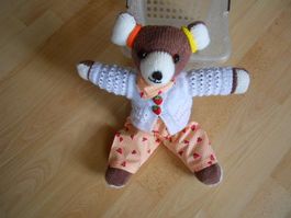 Teddybär- Erdbeerbär HANDARBEIT