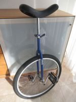Blaues Einrad Vitelli 24", lange Sattelstange
