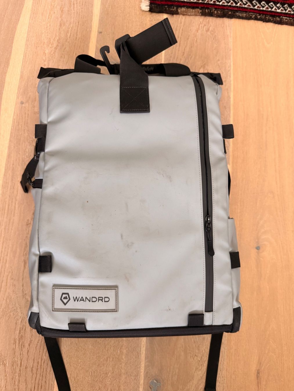 Zaini: WANDRD PRVKE 31lt gris avec camera cube – Usato da Corsier GE venduto da MIOZZ14