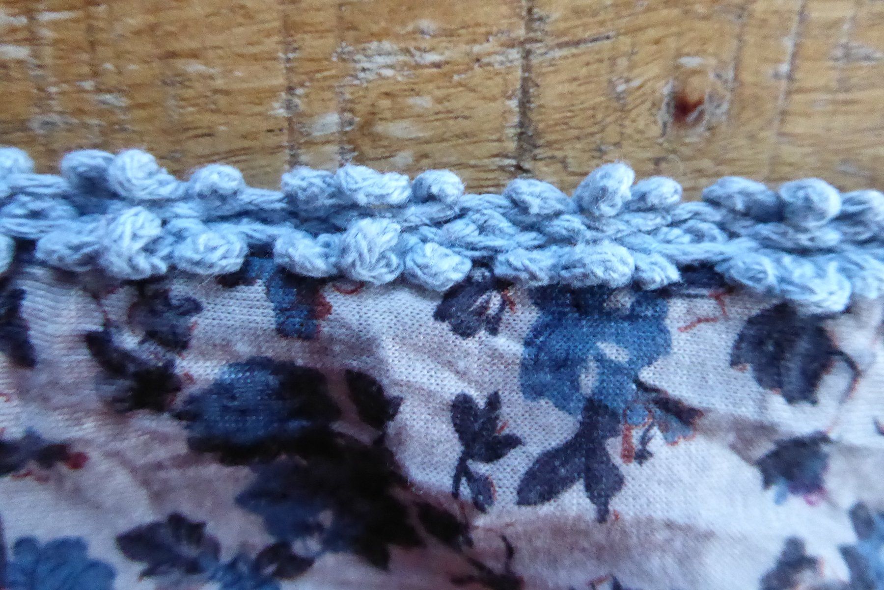 Foulard & Sciarpe: 2 Romantische Schals rip curl 3 lagig – Usato da Sargans venduto da Benziner 7
