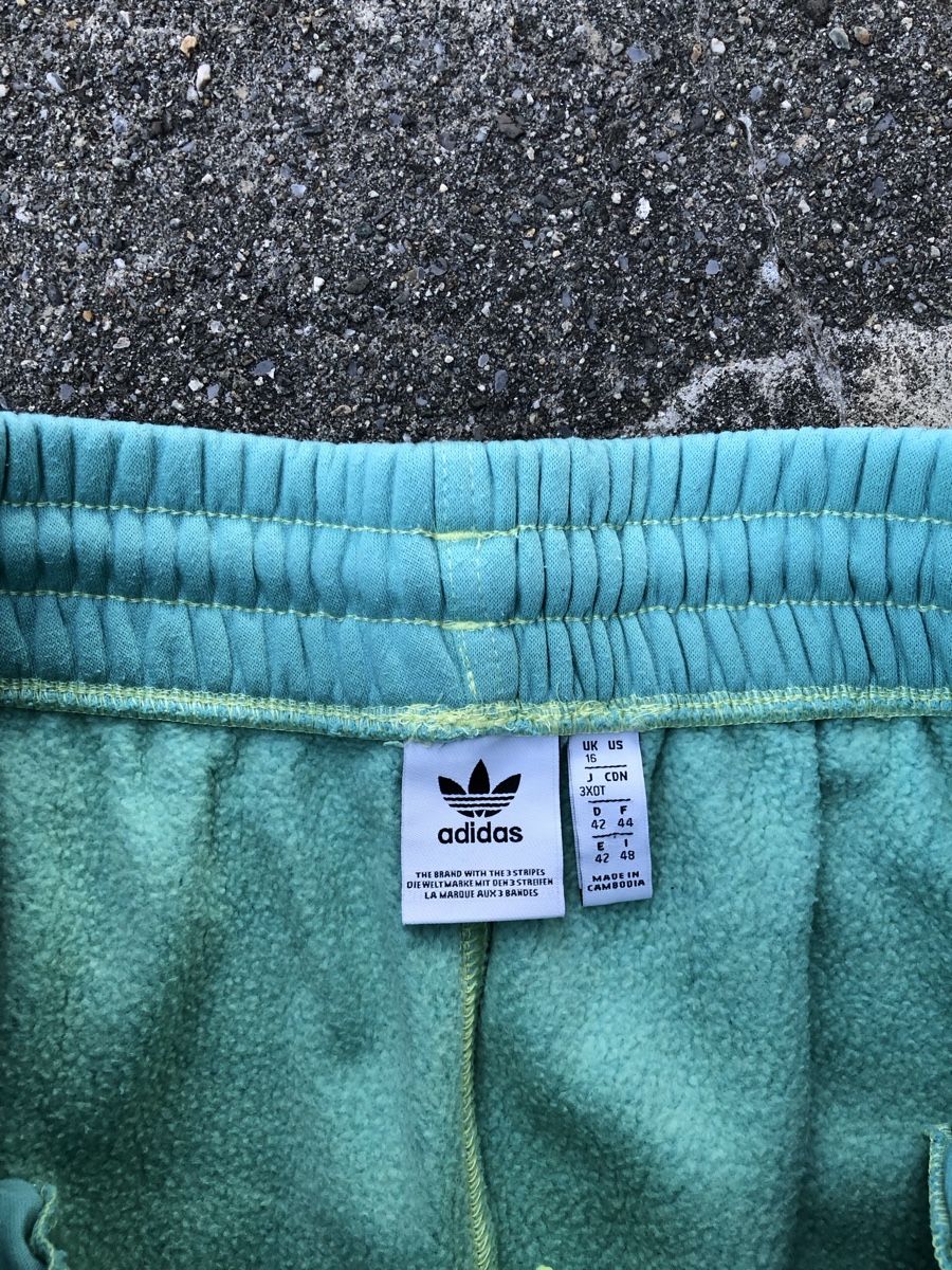 Adidas Pantalons: Adidas Trainerhosen – D'occasion à Fribourg par ann_l9b7 3