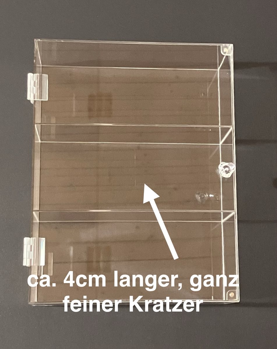 Vetrine: Neue Acrylvitrine (4cm feiner Kratzer in Front) – Nuovo e nell'imballaggio originale da Bremgarten AG venduto da merlindimi 4