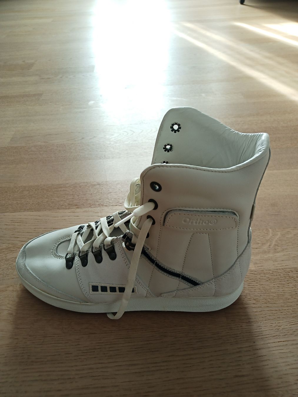 Medizinische Geräte: Orthopädische Sportschuhe – Gebraucht aus Berg am Irchel von Saruvuatore 1