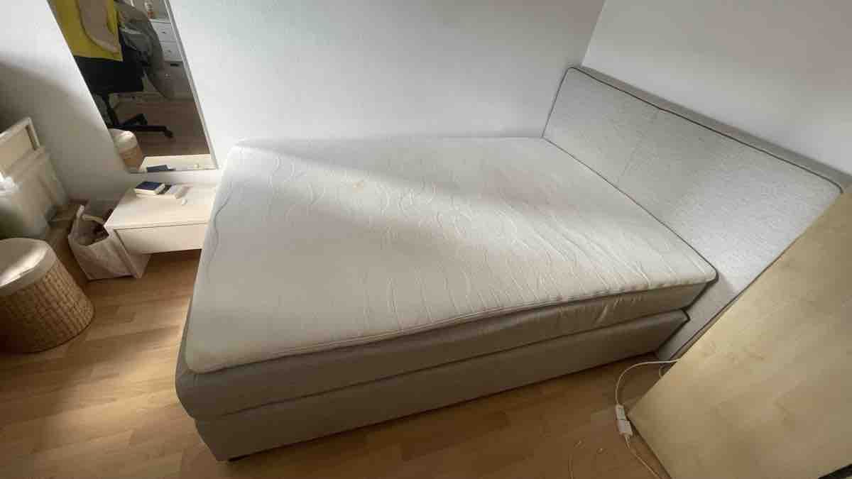 Letti: Box spring bed with headboard, used – Usato da Nussbaumen AG venduto da angelina02