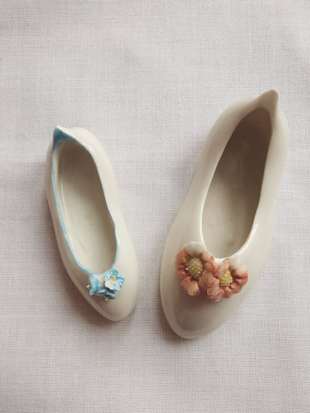 Alle Dekorationen: Set: 2 mini-chaussures/ 2 Miniaturschuhe/ 2 mini scarpe – Gebraucht aus Fribourg von SD1910 9