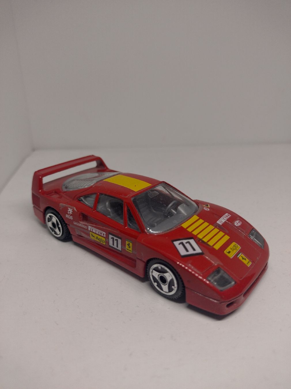 Bburago Modellini d'auto: Bburago Ferrari F40 1/43 – Usato da La Chaux-de-Fonds venduto da Pierrot8404 1