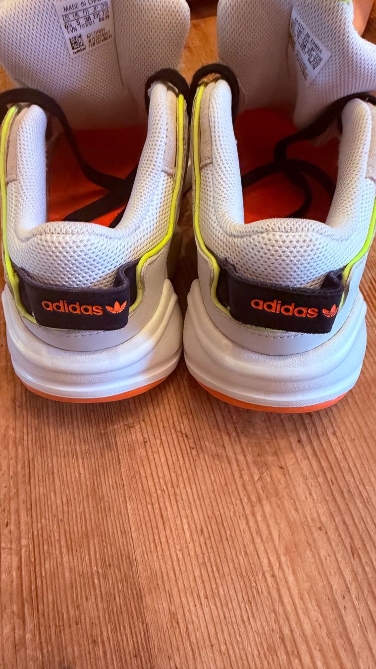 Adidas Scarpe da donna: Adidas Magmur Runner "Crystal White Neon" – Nuovo (secondo la descrizione) da Wollerau venduto da Shaktidream 2