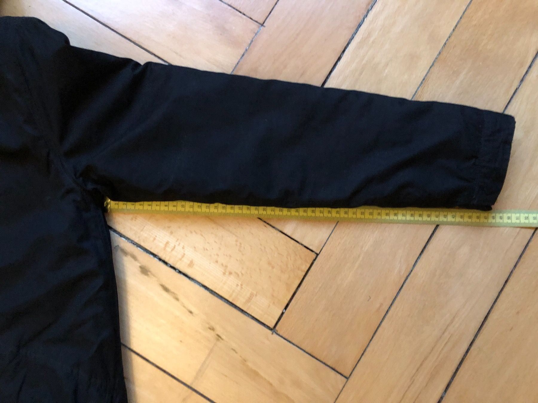 Cappotti: Schwarzer Kapuzenparka von WittyKnitters – Usato da Zürich venduto da MakasoZH 6