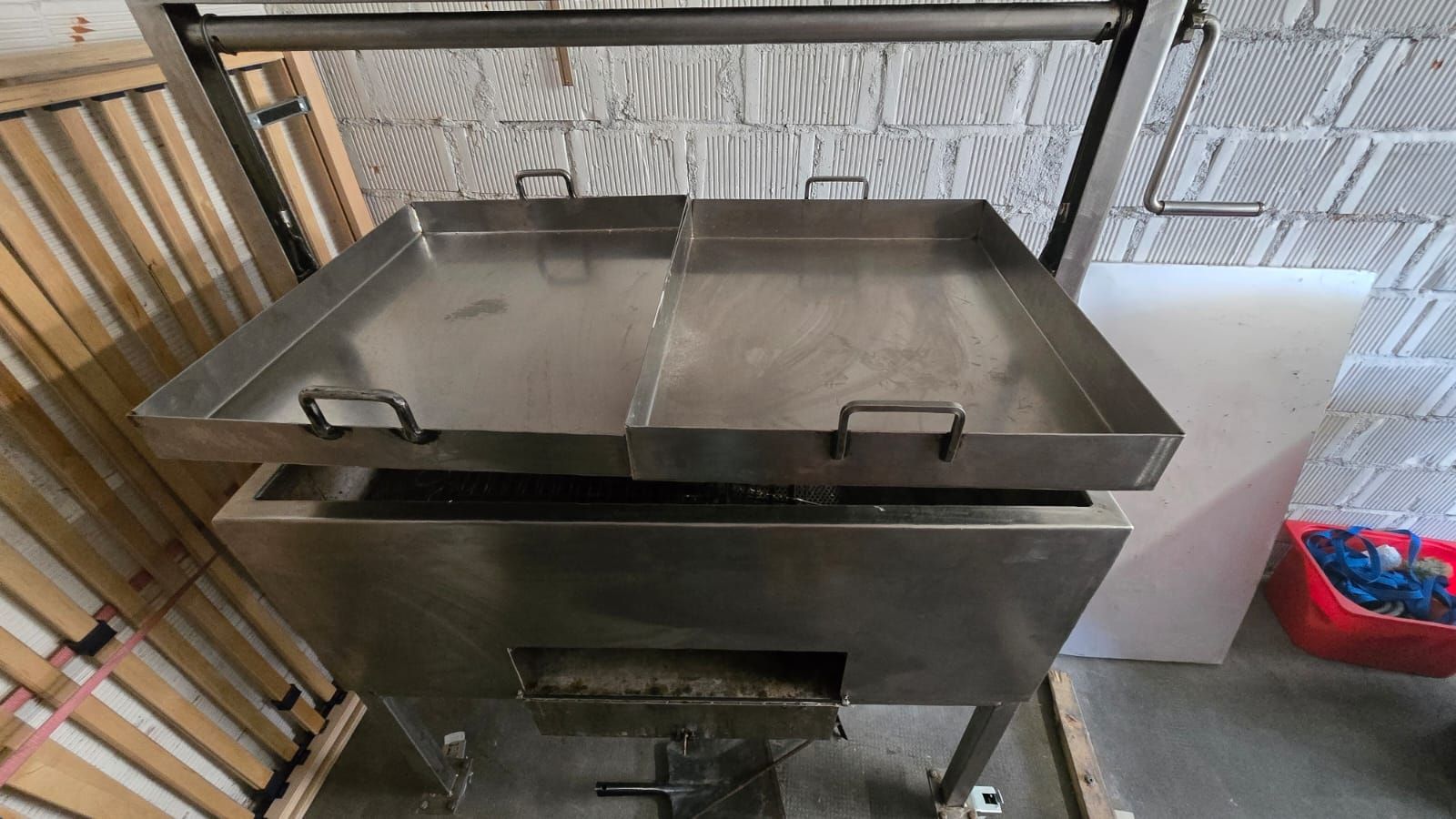 Griglie: grille profissional – Usato da Neuchâtel venduto da Ztzyztzg