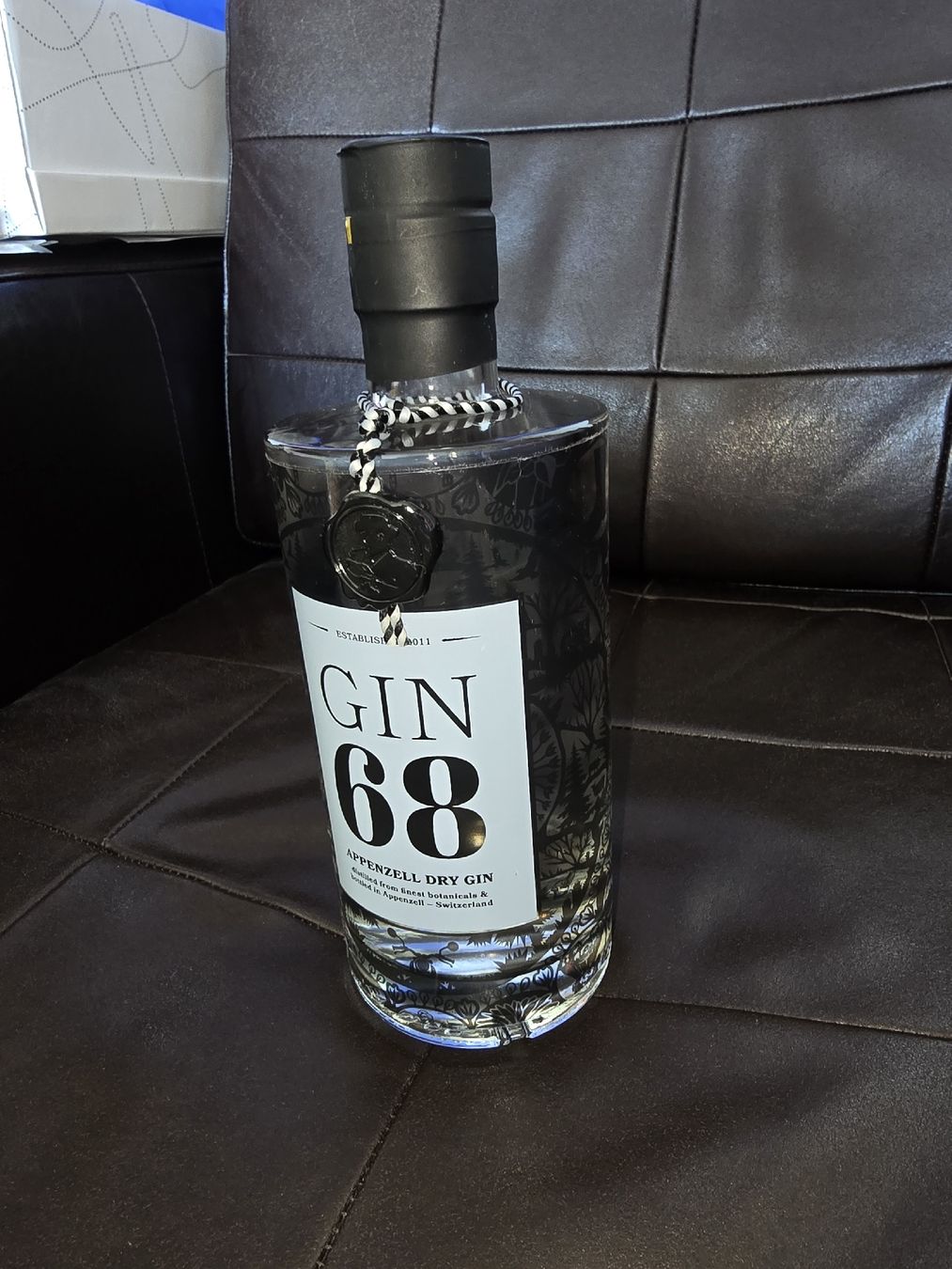 Bevande alcoliche: Gin68 by Gin27 - seltene Sonderedition. 0.7 L. Sammlerstück – Nuovo e nell'imballaggio originale da Bronschhofen venduto da dvnb 1